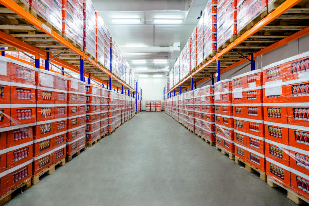 Alles voller Paletten mit Schokonikoläusen